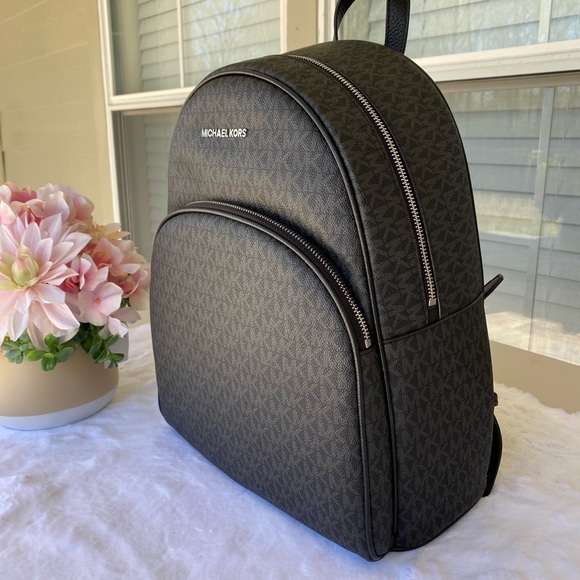 Michael Kors abbey backpack - Picture 3 of 7